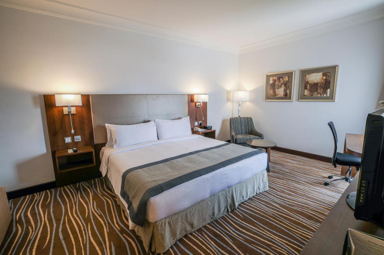 Copthorne Downtown By Millennium Hotel Abu Dhabi Ngoại thất bức ảnh