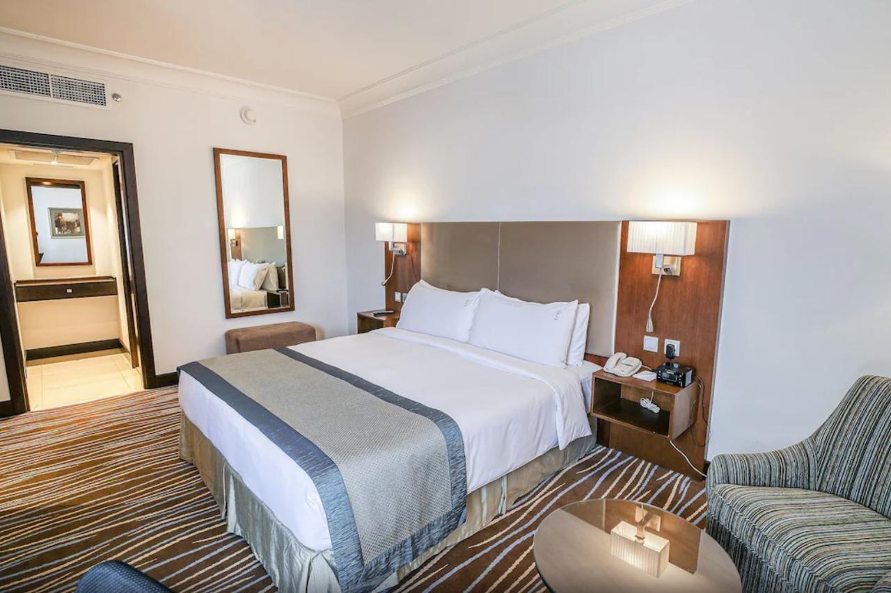 Copthorne Downtown By Millennium Hotel Abu Dhabi Ngoại thất bức ảnh